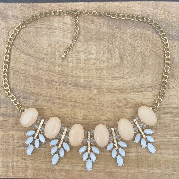 💫 $5 with $20+ purchase 💫 Statement Necklace - Picture 1 of 1